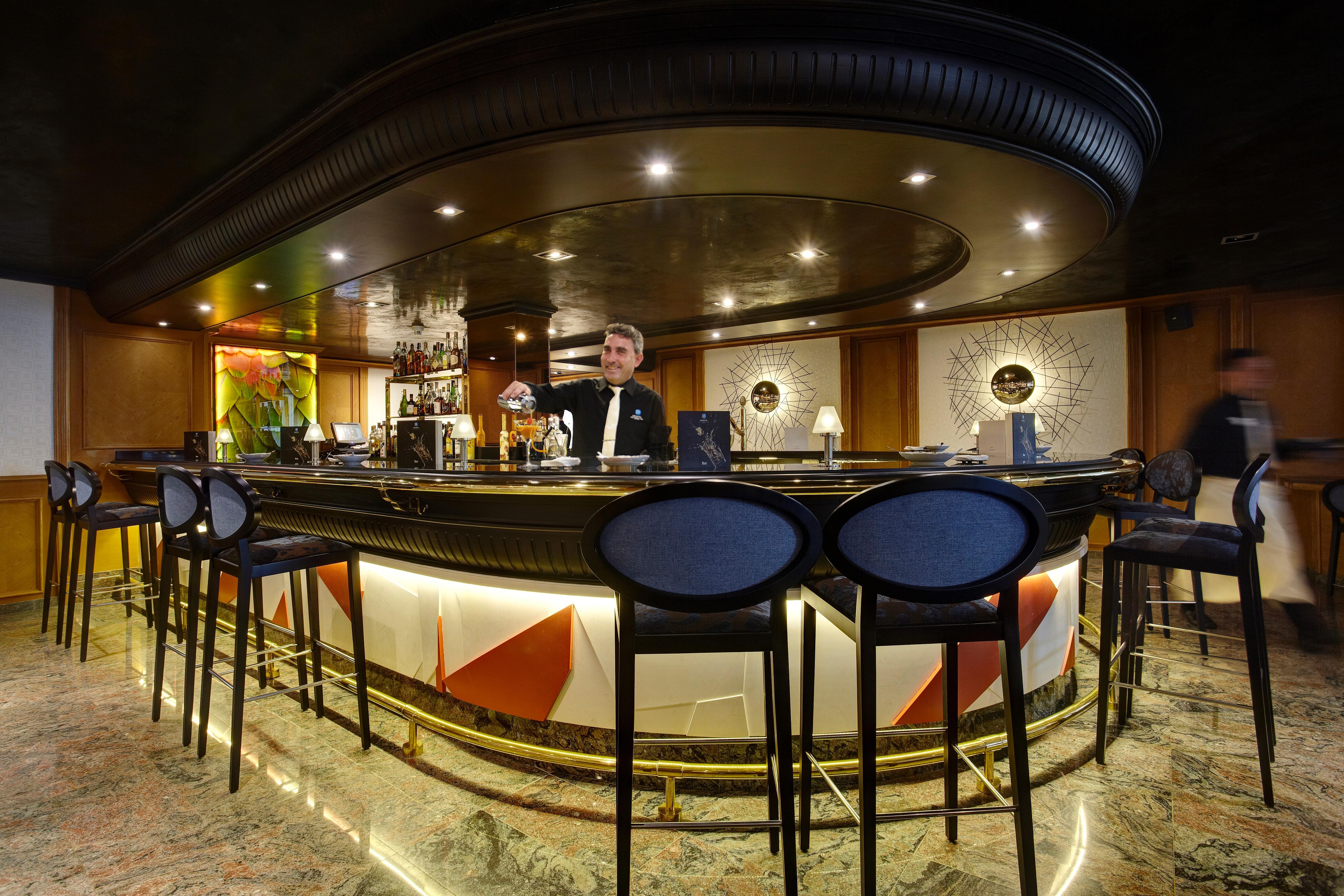 Grupotel Parc Natural & Spa ปลายาเดมูโร ภายนอก รูปภาพ A bar on a cruise ship