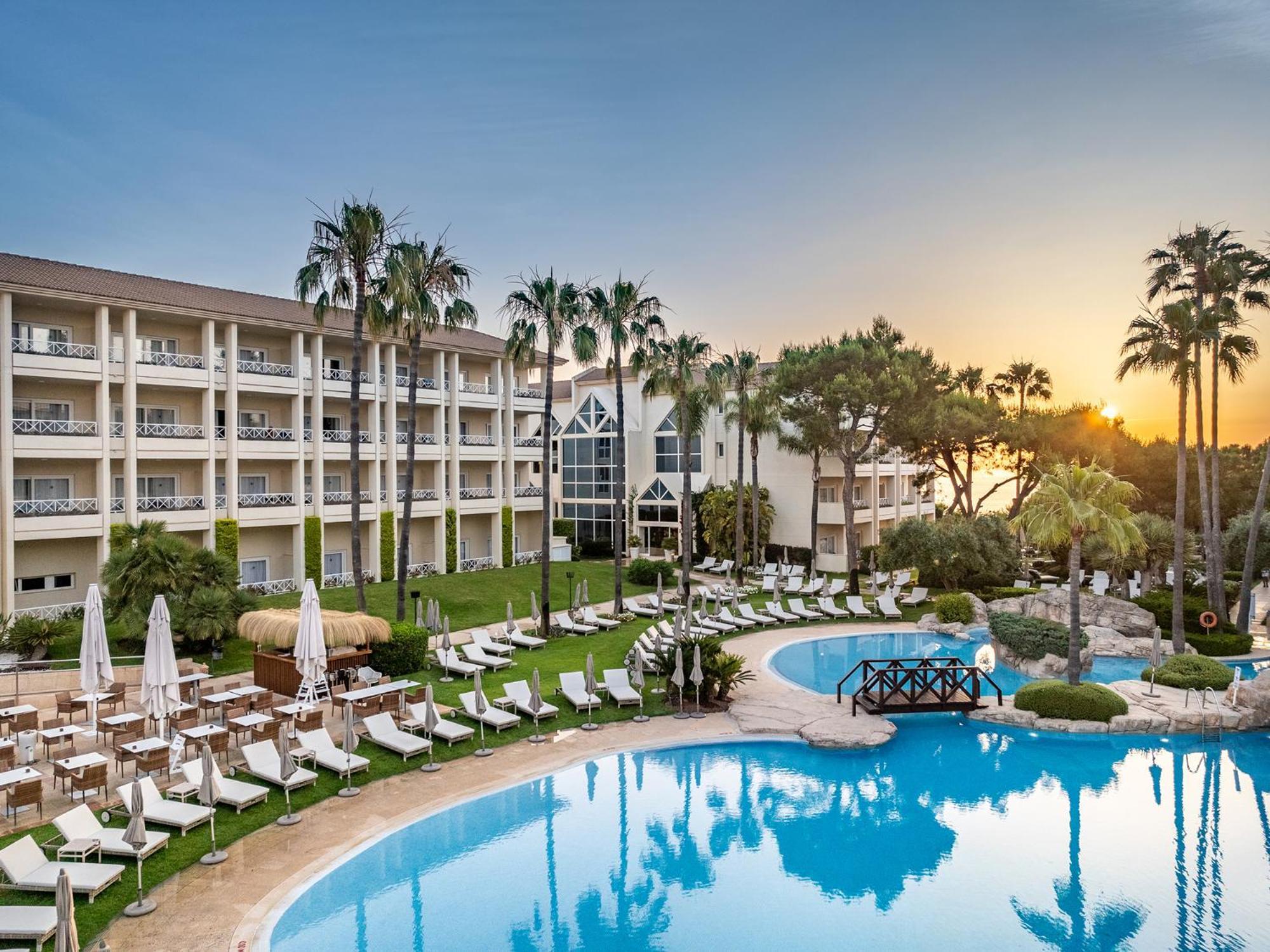 Grupotel Parc Natural & Spa ปลายาเดมูโร ภายนอก รูปภาพ Hilton Nicosia